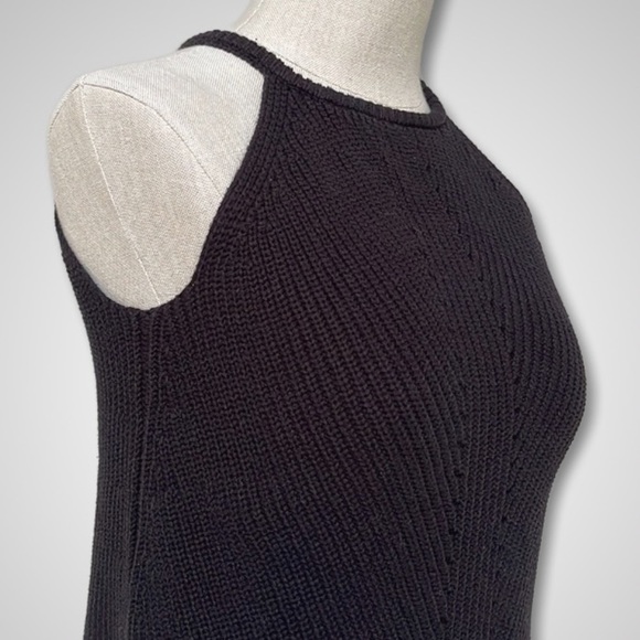 { Velvet Heart } - Sleeveless Sweater - Picture 3 of 4